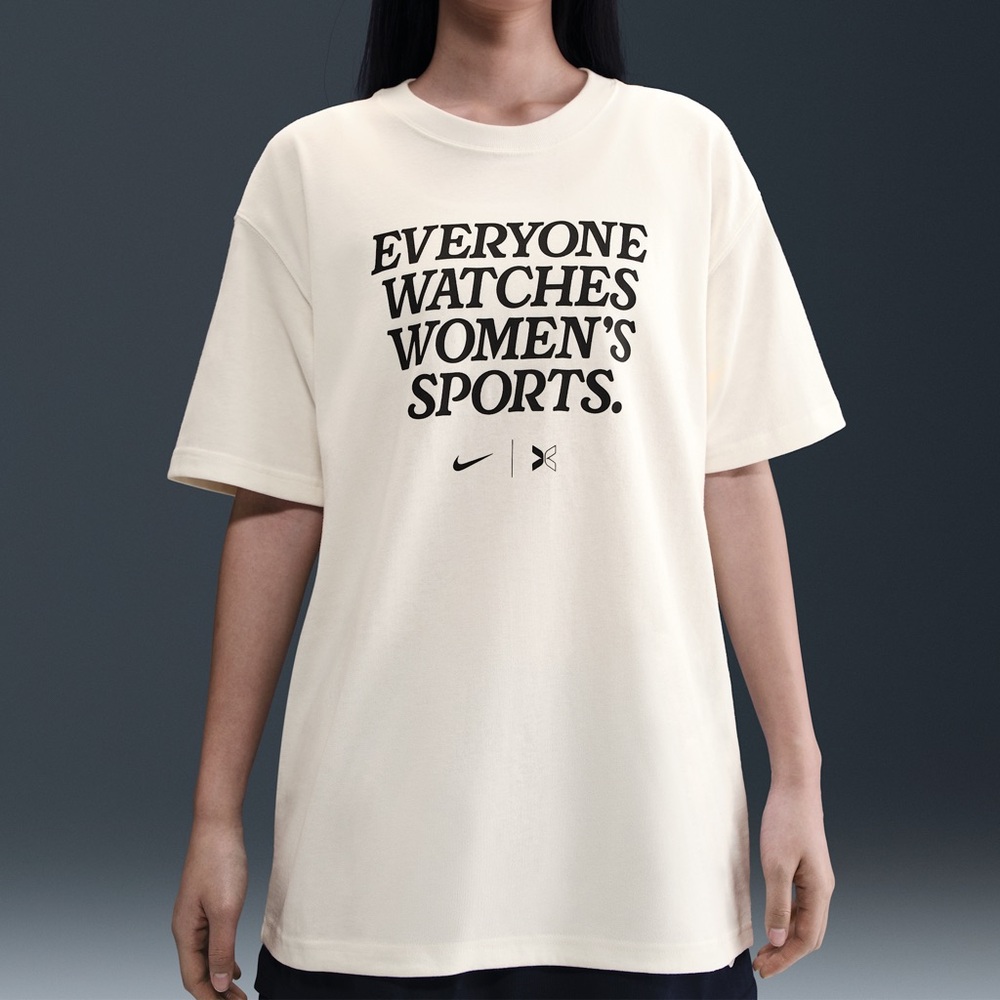 Nike Everyone Watches Women’s Sports NWT Size L